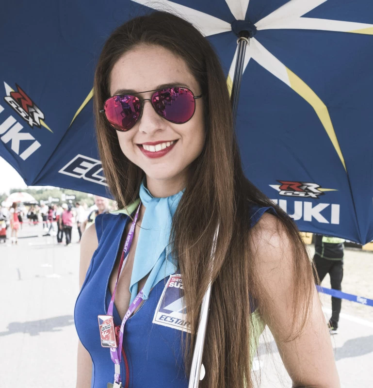 Galerie photos des grid girls du MotoGP - Manche de la République Tchèque 2015