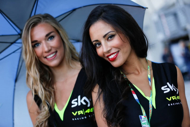 Galerie photos des grid girls du MotoGP - Manche France / Le Mans 2015