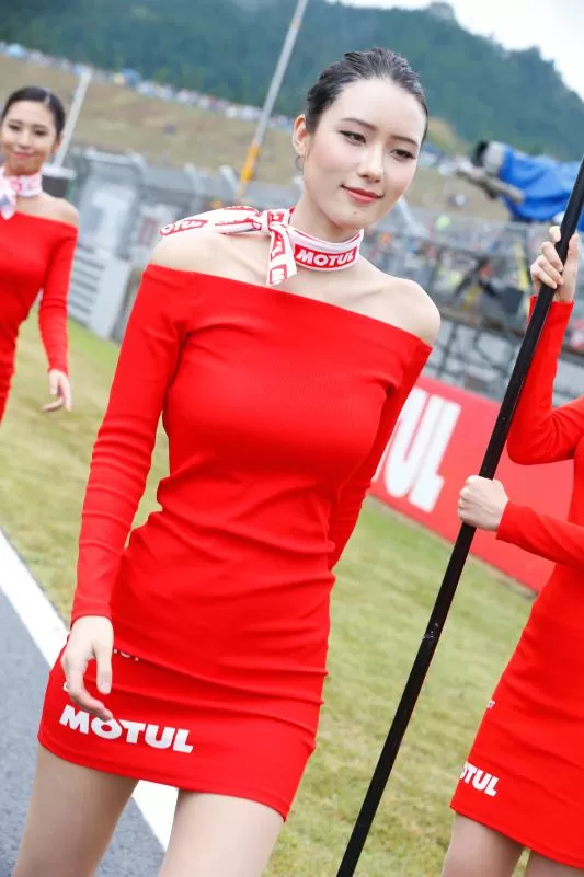 Galerie photos des grid girls du MotoGP - Manche japonaise au Motegi 2015
