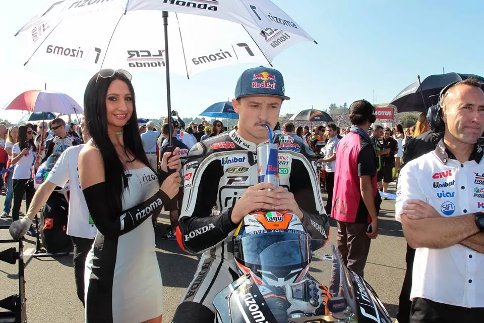 Galerie photos des grid girls du MotoGP - Manche Valence 2015