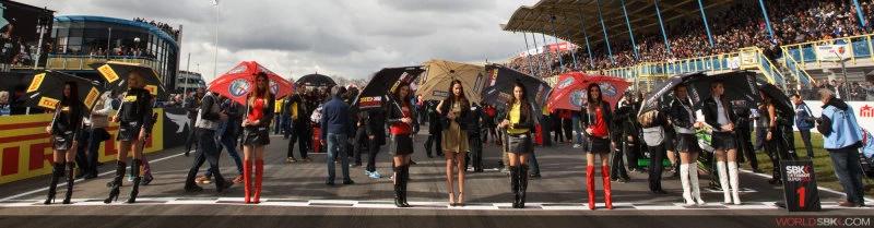 Galerie photos des grid girls du Superbike - Manche Assen 2015