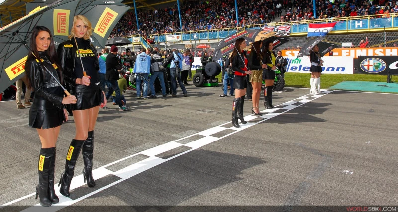 Galerie photos des grid girls du Superbike - Manche Assen 2015