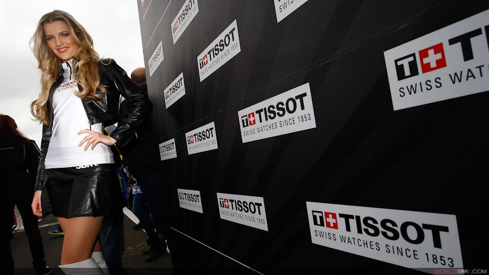 Galerie photos des grid girls du Superbike - Manche Donington 2015