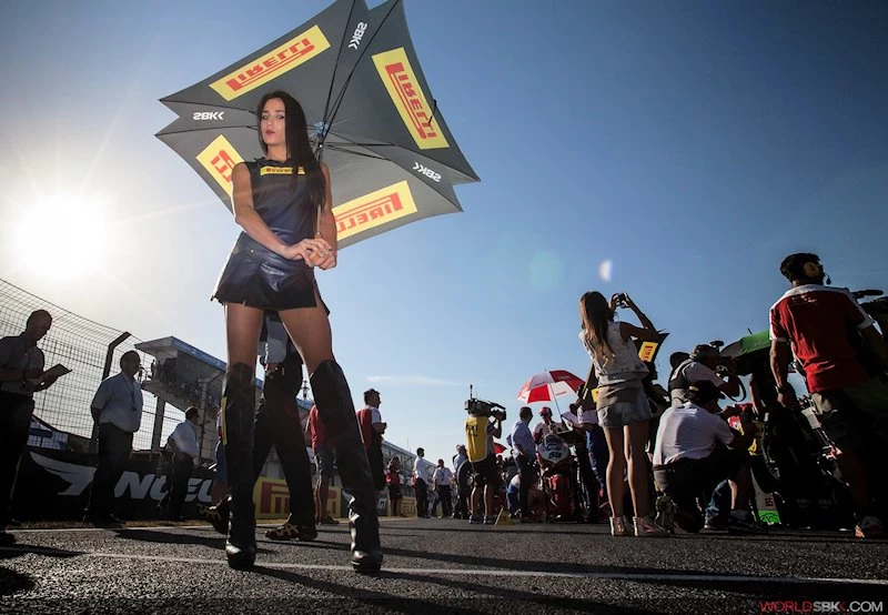 Galerie photos des grid girls du Superbike - Manche Jerez 2015
