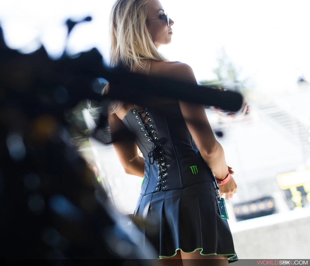 Galerie photos des grid girls du Superbike - Manche Laguna Seca 2015