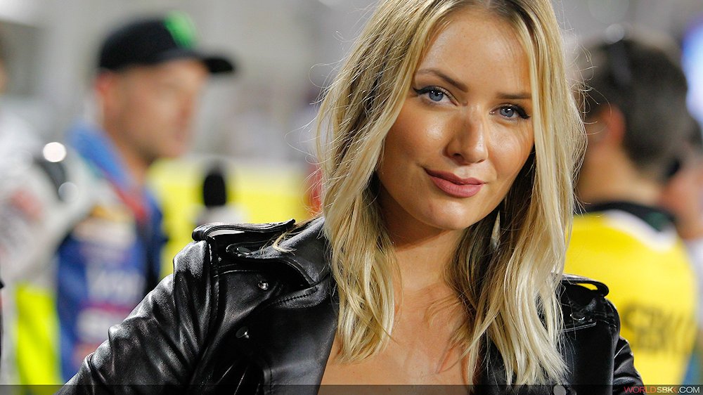 Galerie photos des grid girls du Superbike - Manche Losail 2015
