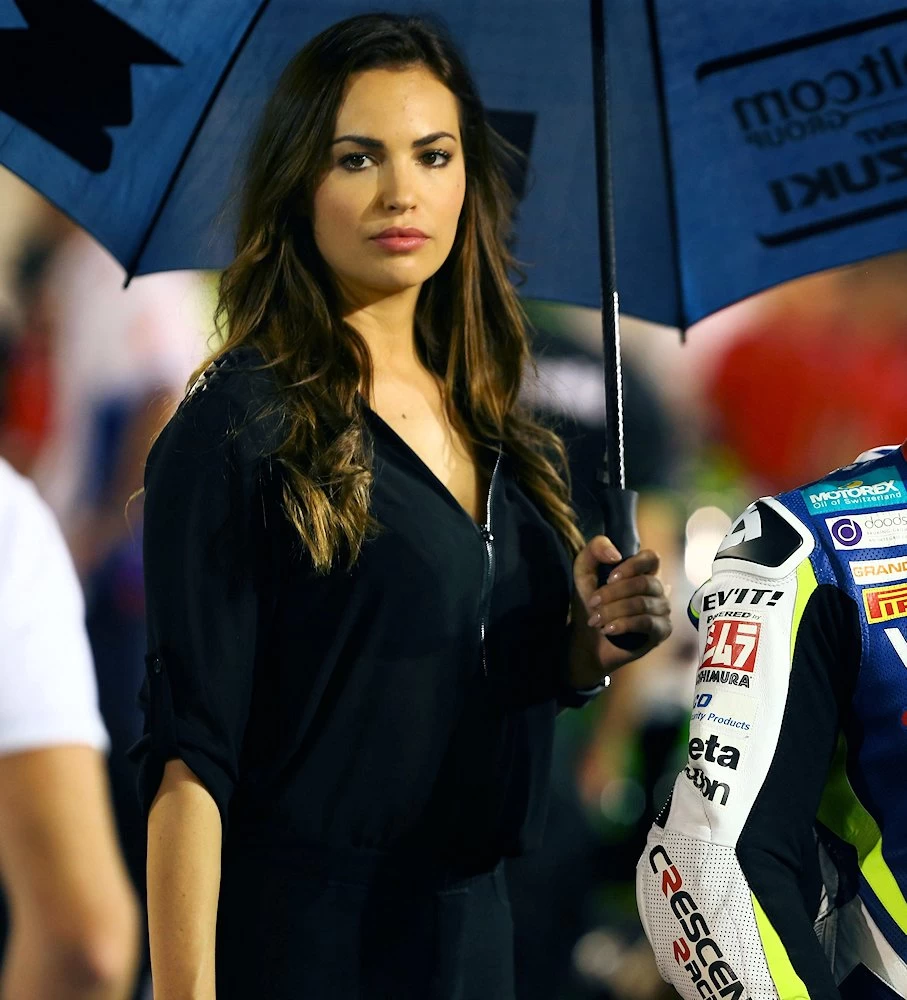 Galerie photos des grid girls du Superbike - Manche Losail 2015