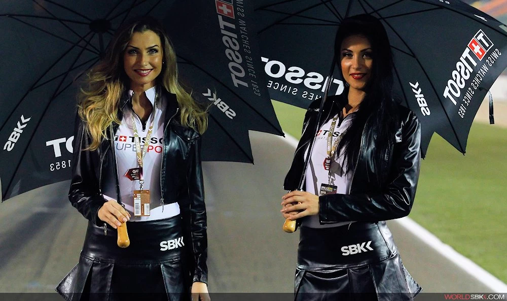 Galerie photos des grid girls du Superbike - Manche Losail 2015