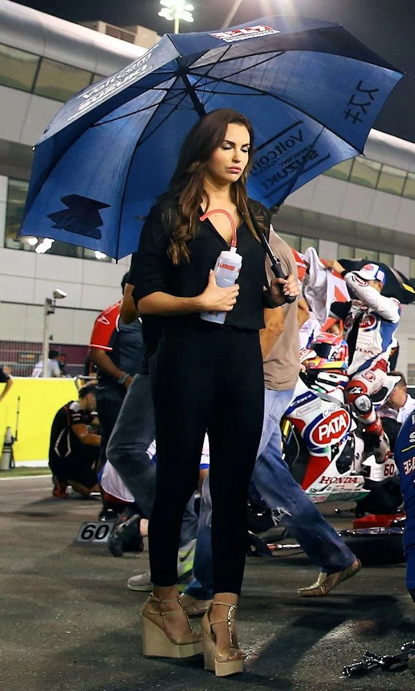 Galerie photos des grid girls du Superbike - Manche Losail 2015
