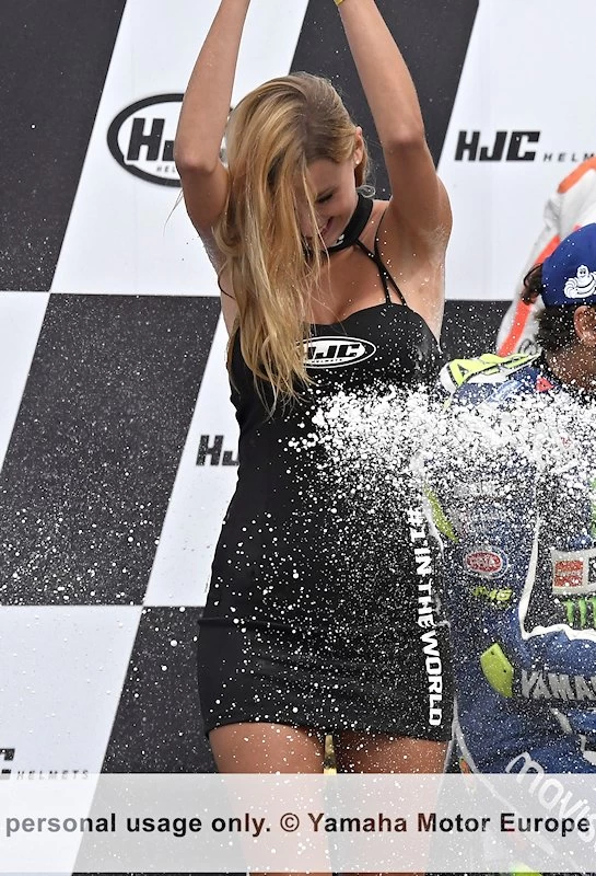 Galerie photos des grid girls du MotoGP - Manche de la République Tchèque 2016