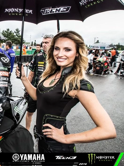 Galerie photos des grid girls du MotoGP - Manche de la République Tchèque 2016