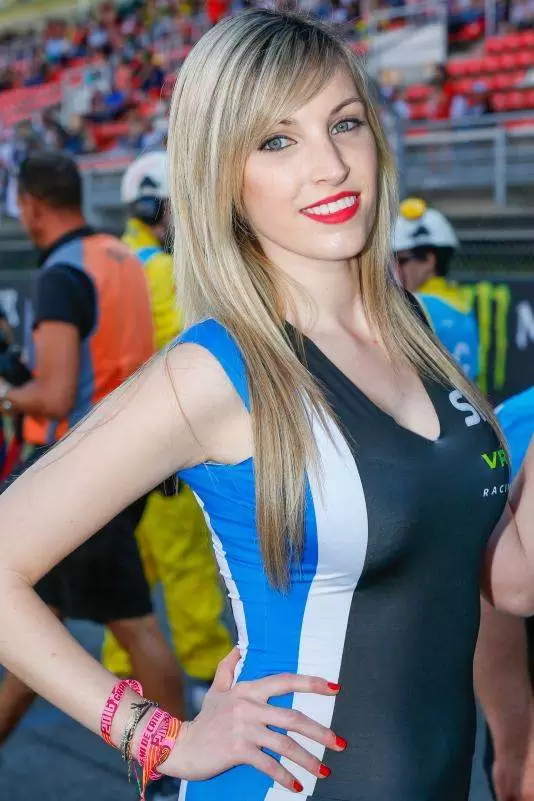 Galerie photos des grid girls du MotoGP - Manche Catalogne 2016
