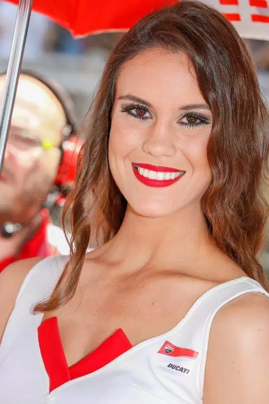 Galerie photos des grid girls du MotoGP - Manche Catalogne 2016