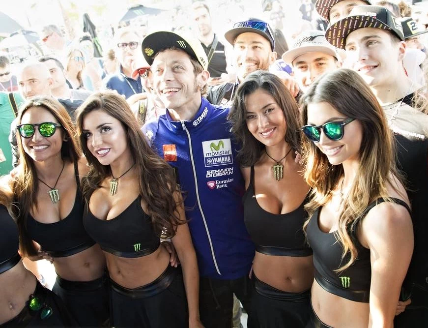 Galerie photos des grid girls du MotoGP - Manche Catalogne 2016