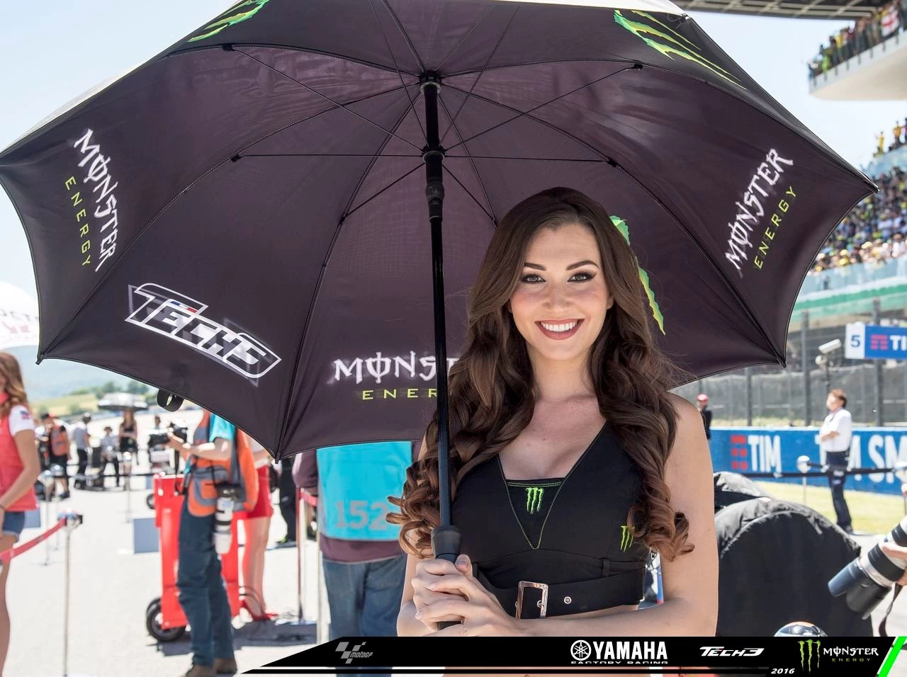 Galerie photos des grid girls du MotoGP - Manche italienne au Mugello 2016
