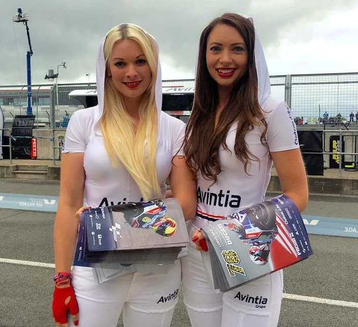 Galerie photos des grid girls du MotoGP - Manche de Grande-Bretagne - Silverstone 2016