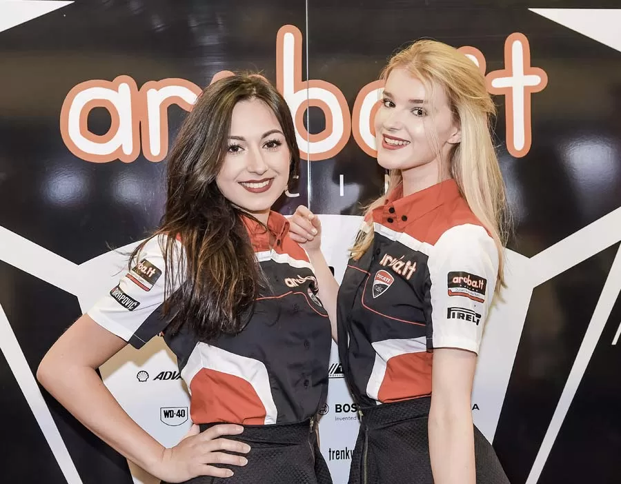 Galerie photos des grid girls du Superbike - Manche Assen 2016