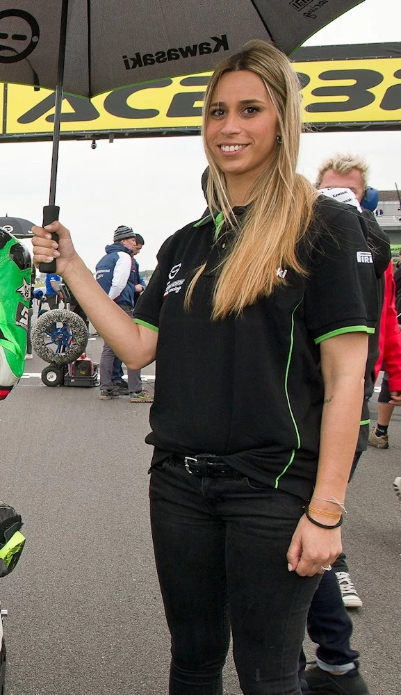 Galerie photos des grid girls du Superbike - Manche Donington 2016