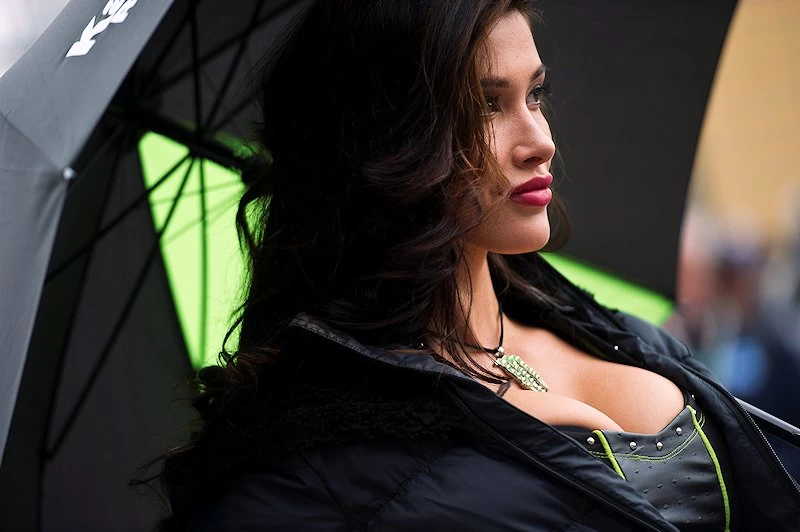 Galerie photos des grid girls du Superbike - Manche Lausitzring 2016