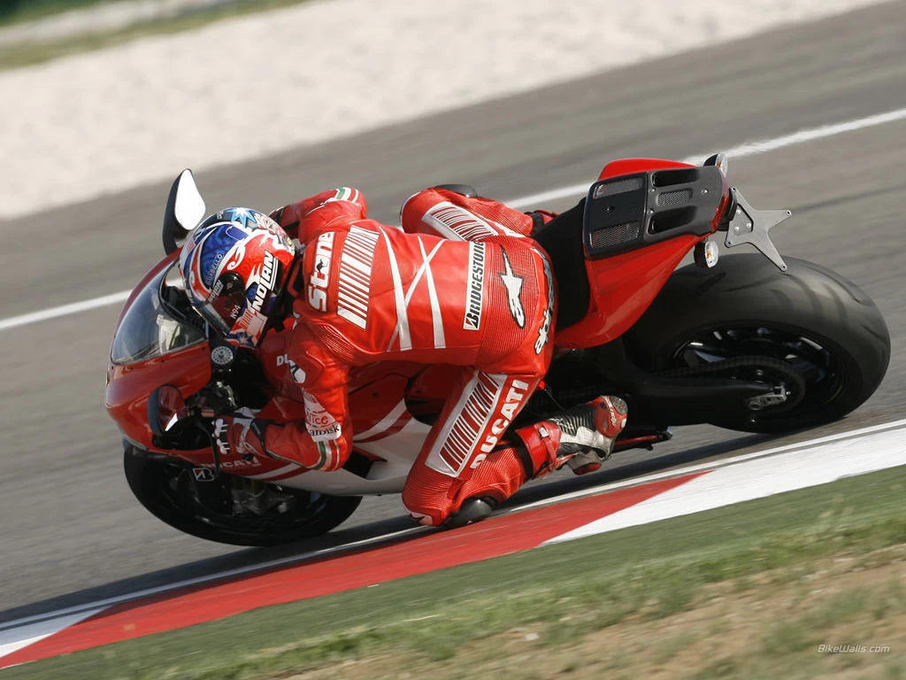 DESMOCEDICI 1000 RR | image 2