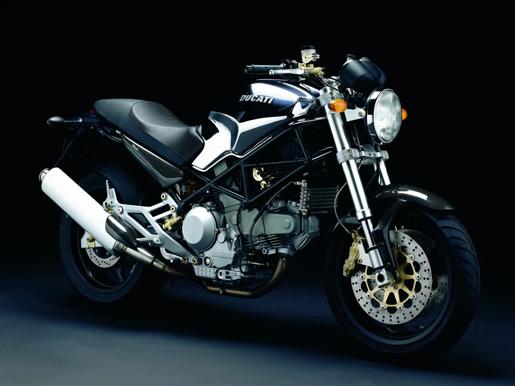 MONSTER 900