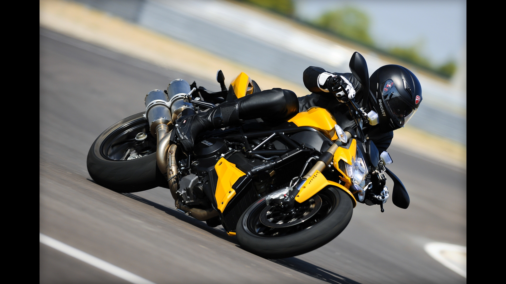 848 STREETFIGHTER | image 1