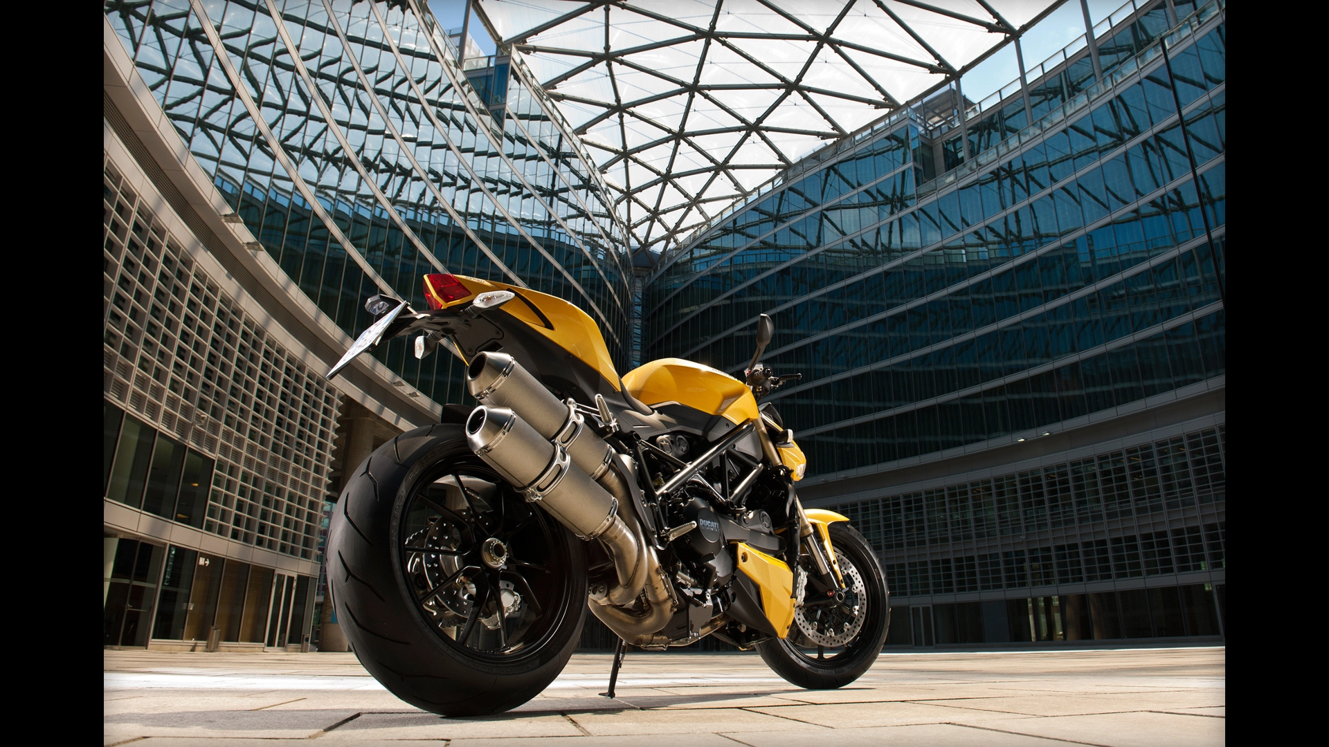 848 STREETFIGHTER