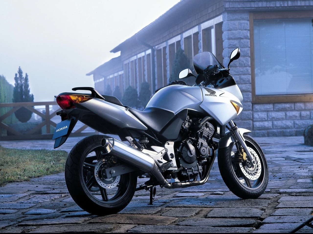 CBF 600 | image 2