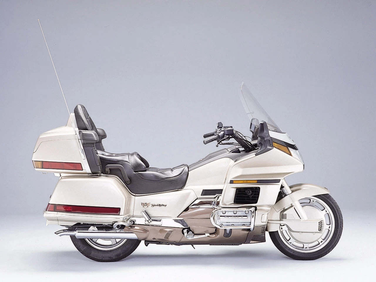GOLDWING | image 76