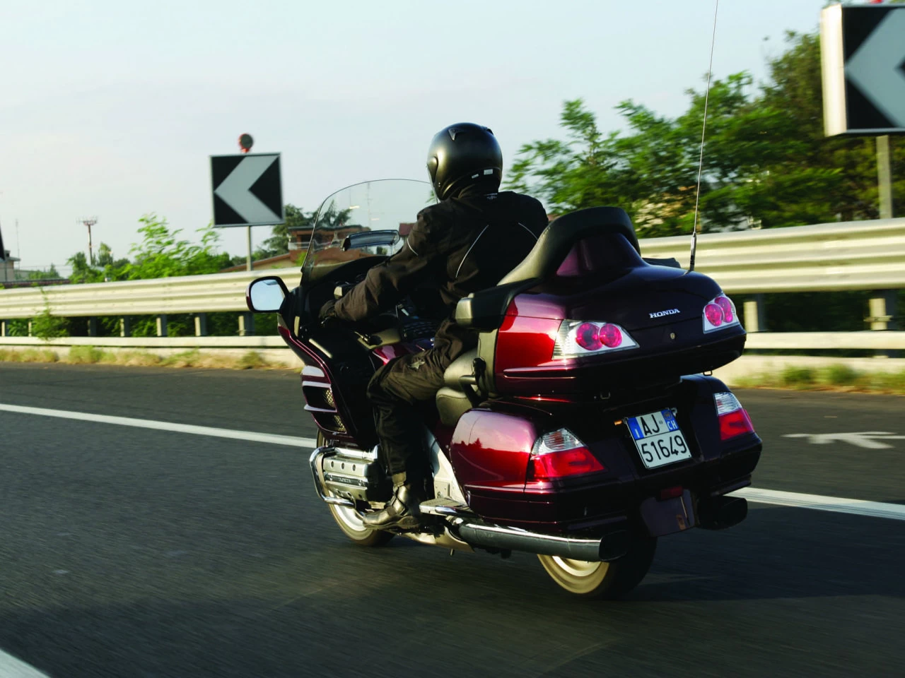 GOLDWING | image 48