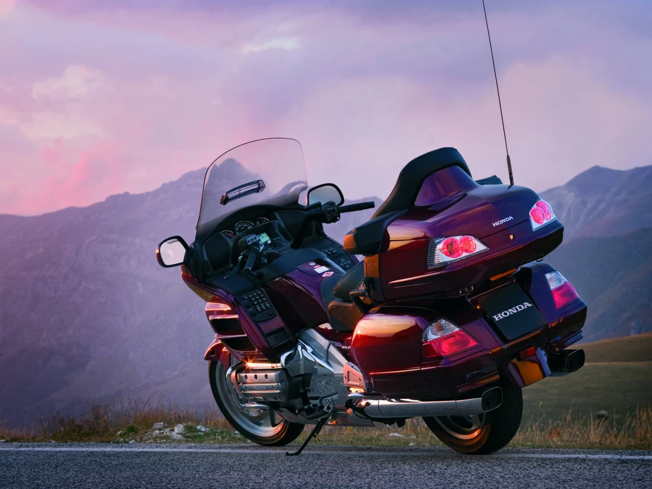 GOLDWING | image 90