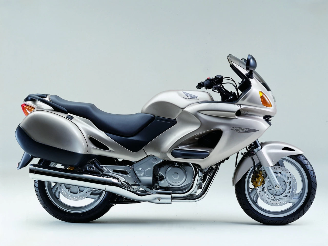 NTV 650 Deauville | image 10