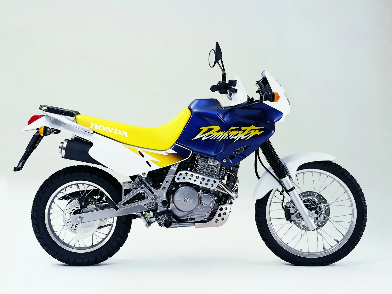 NX 650 Dominator | image 10