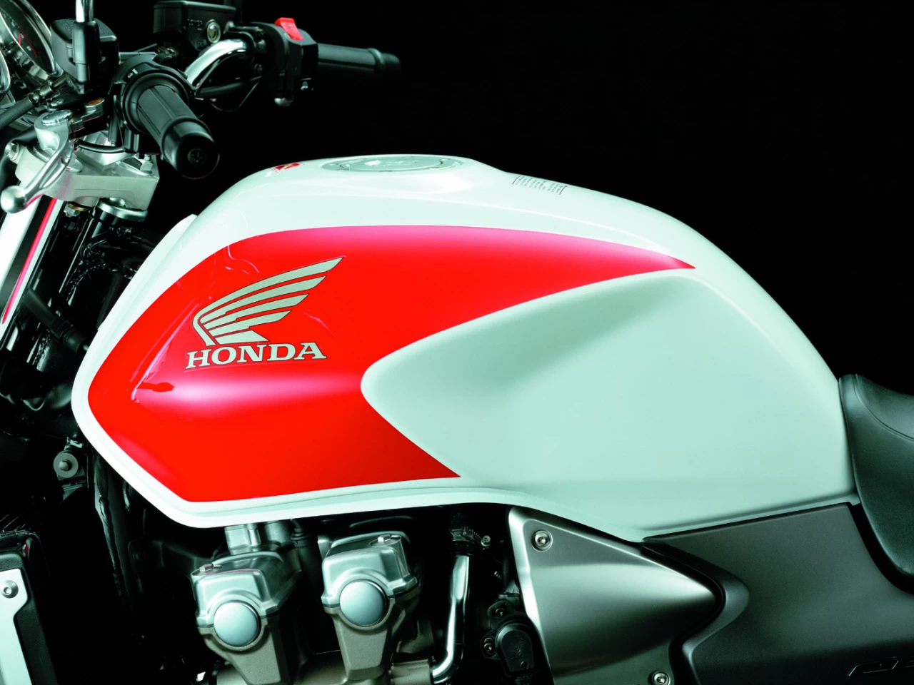 CB 1300