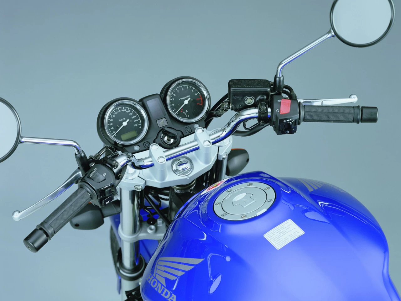 Hornet 900 | image 1