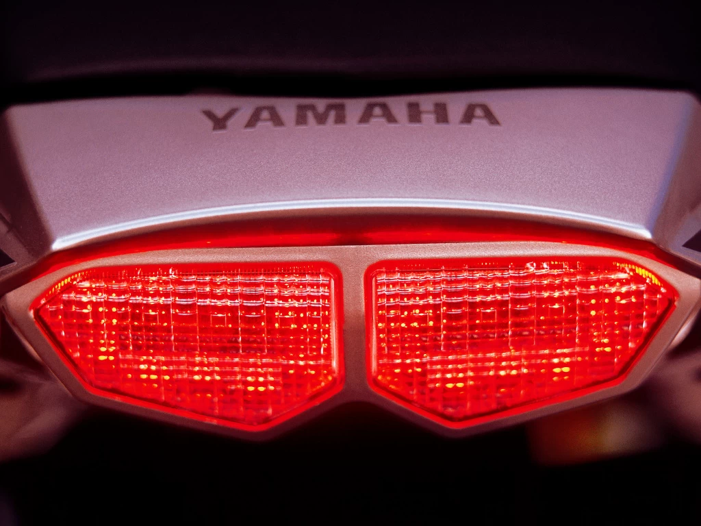 600 YZF-R6 2003-2004 | image 7