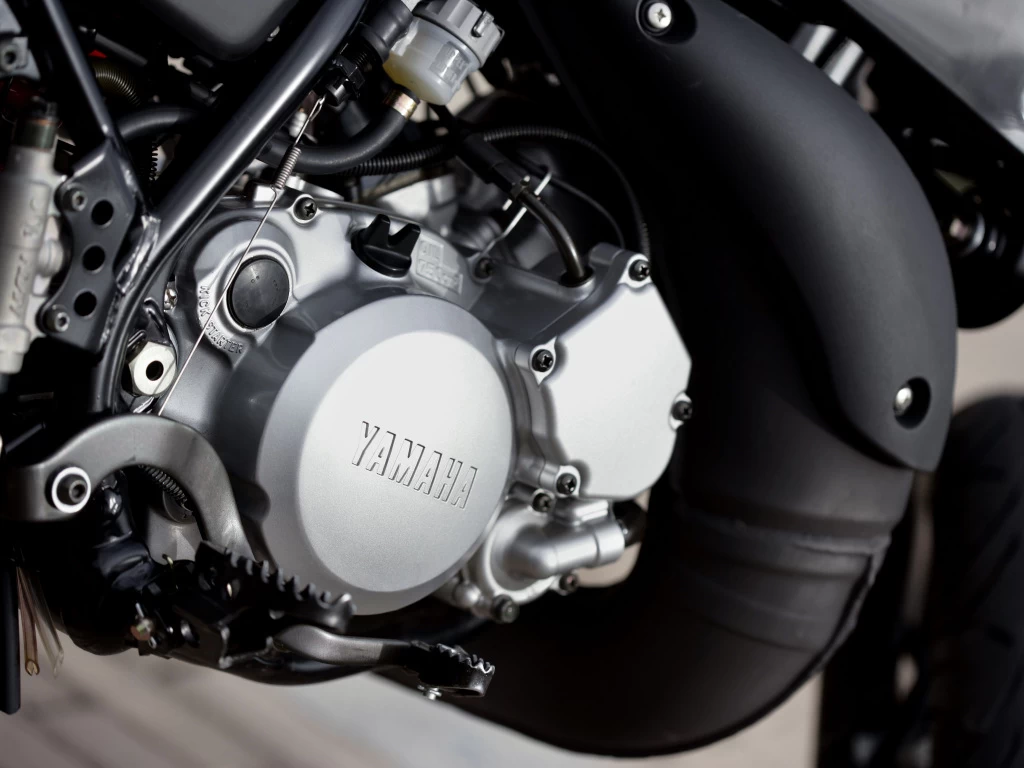 DT 125 X