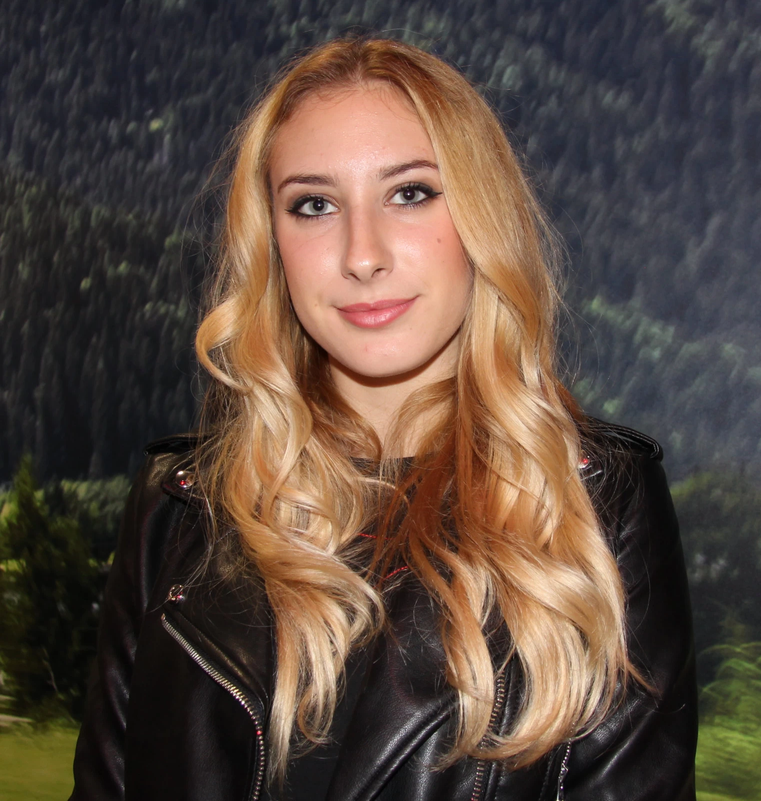 Les belles demoiselles du salon. | image 24