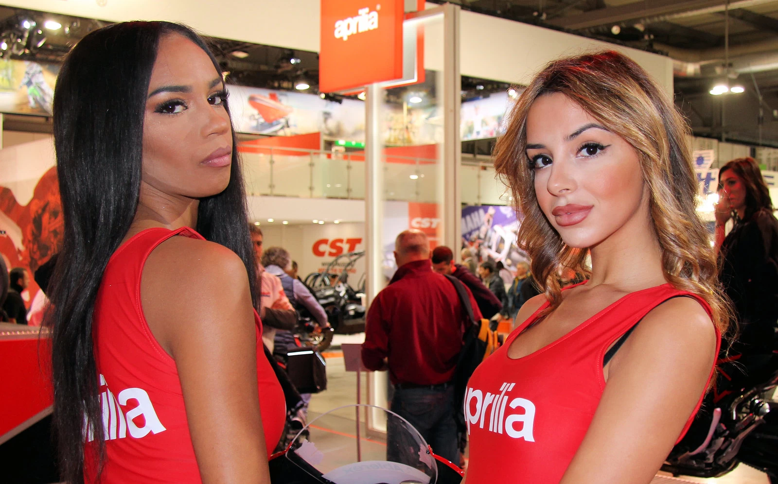 Les belles demoiselles du salon. | image 22