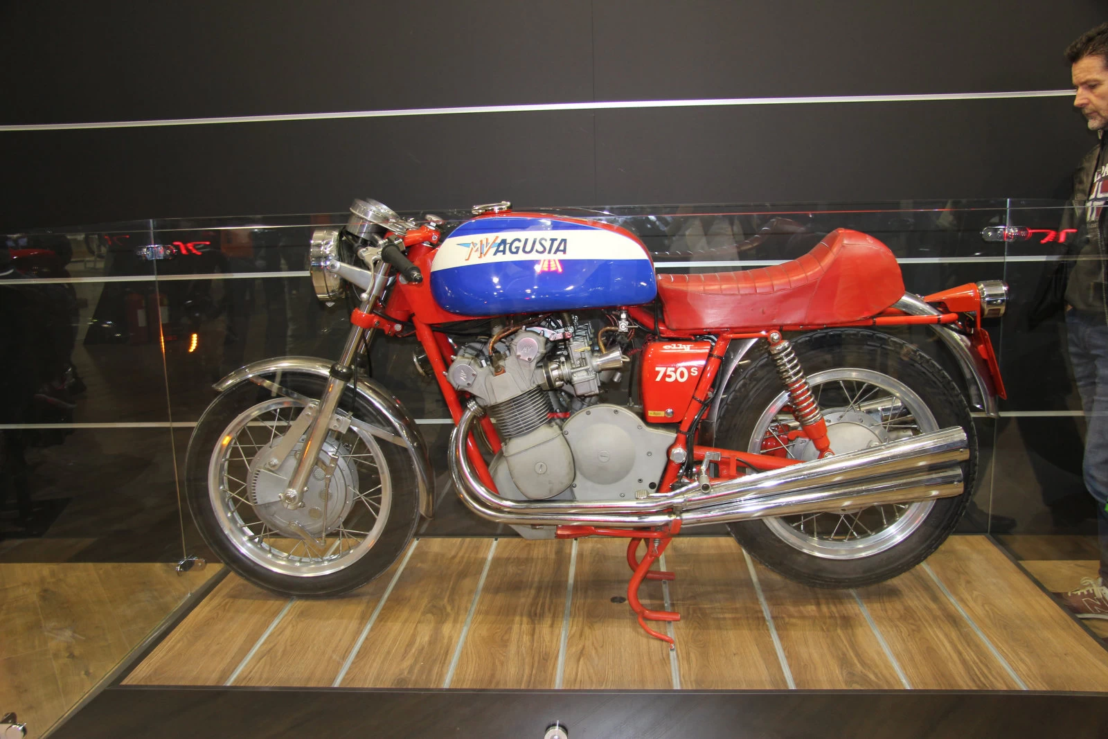 Motos de course, concepts, creations et curiosites