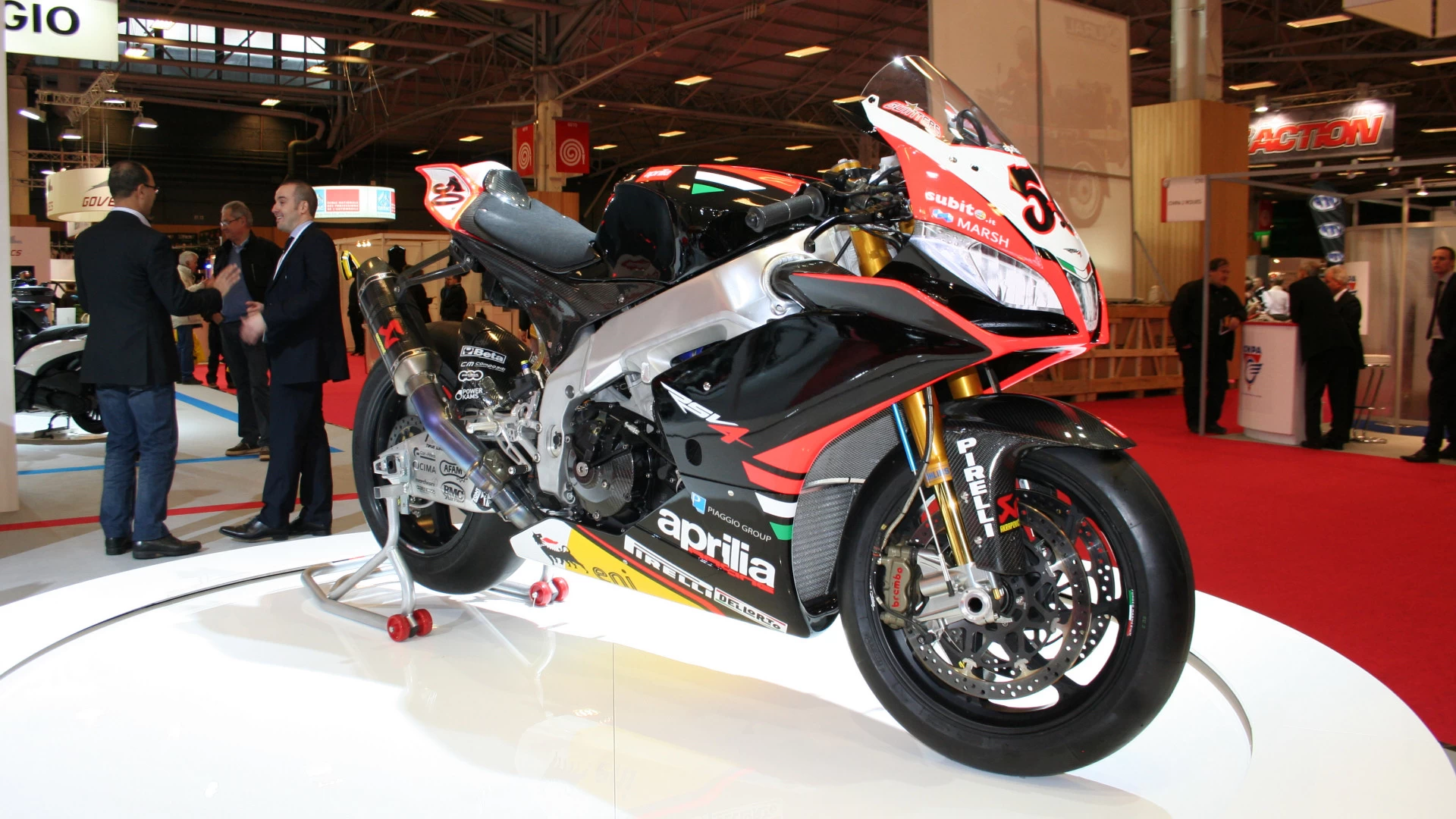Motos de compétition présentes au salon