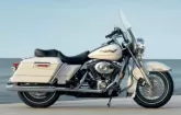 Moto Harley-Davidson 1450 ROAD KING FLHR 2006