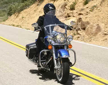 Photo de la Harley-Davidson 1450 ROAD KING CLASSIC FLHRCI 2001
