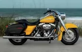 Moto Harley-Davidson 1450 ROAD KING CUSTOM FLHRSI 2006