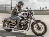 Moto Harley-Davidson XL 883 SPORTSTER IRON 2014