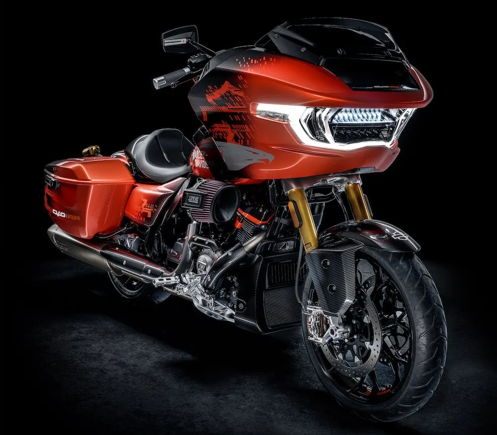 Harley-Davidson CVO 131 Road Glide RR - en studio