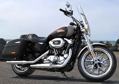 Foto de perfil del XL 1200 T SUPERLOW 2018 en color indefinido.