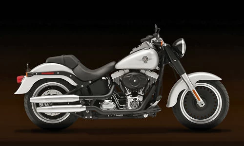 Foto de perfil del 1584 FLSTFB Fat Boy Special 2011 en color indefinido.
