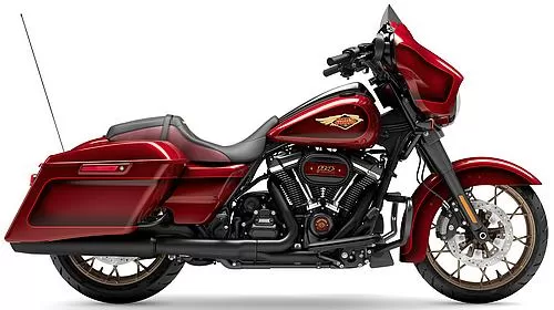 Foto de perfil del 1870 Street Glide Special 120ème anniversaire FLHXSANV 2023 en color rojo.