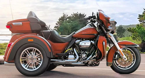 Foto de perfil del 1870 TRI GLIDE ULTRA  FLHTCUTG 2019 en color indefinido.